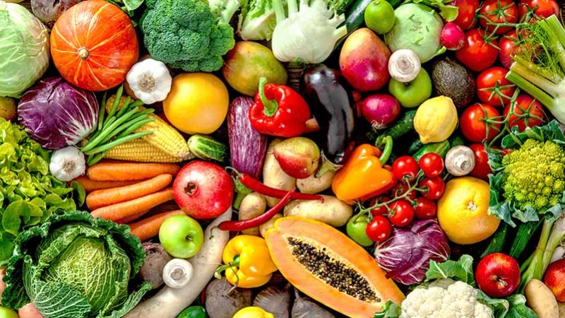 Điều chỉnh thói quen ăn uống như bổ sung thêm rau xanh, trái cây
