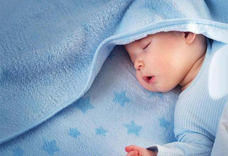 Thói quen thở bằng miệng khi ngủ có thể là nguyên nhân khiến trẻ bị viêm họng nhưng không ho