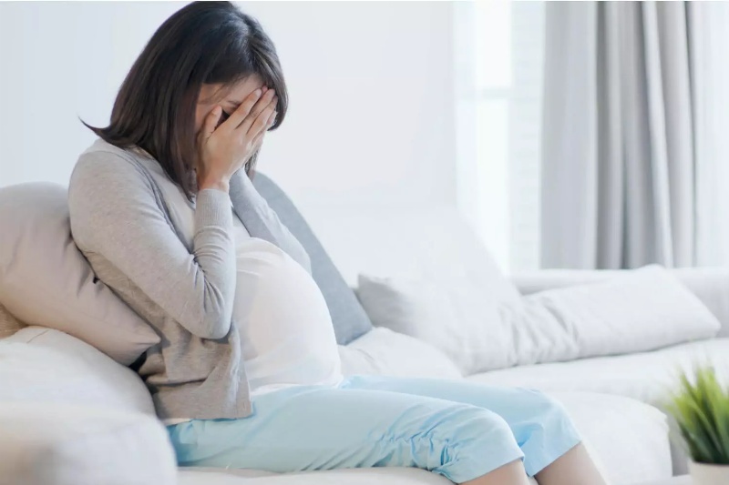 Mẹ bầu bị đau ngực khi mang thai còn có thể là do gặp phải tình trạng căng thẳng