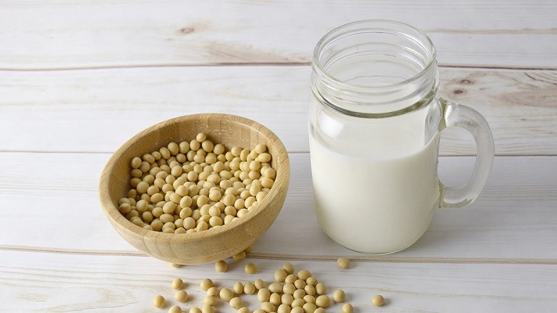 Sữa đậu nành là thức uống mà mẹ bầu nên sử dụng khi mang bầu