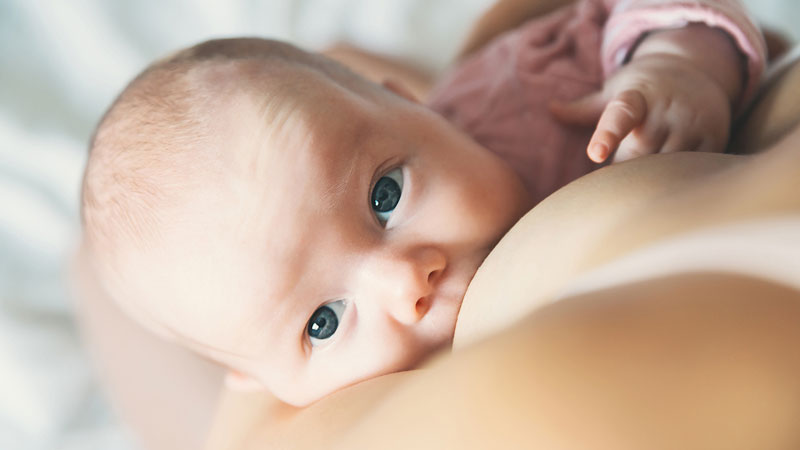 Các bậc phụ huynh cần biết cách chăm sóc trẻ sơ sinh