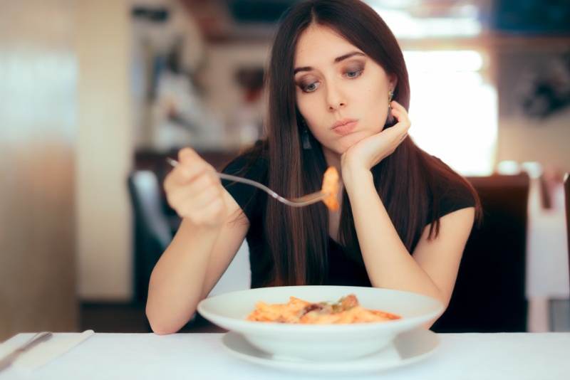 Người bị đau dạ dày có dấu hiệu không còn cảm giác thèm ăn