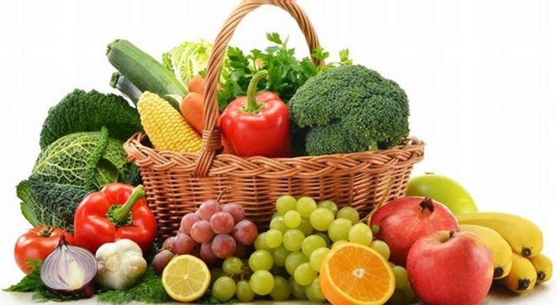 Bổ sung rau xanh và trái cây tươi vào chế độ dinh dưỡng