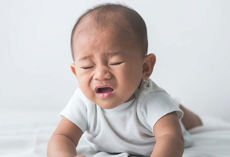Viêm mũi dị ứng là một trong nguyên do làm trẻ hắt hơi nhiều