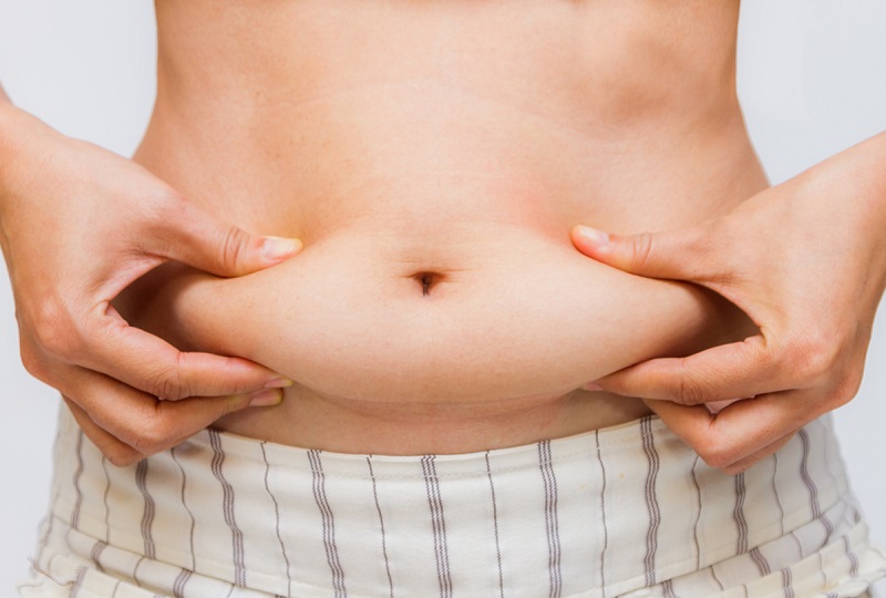 Mỡ vùng bụng có thể khiến cho mẹ sau sinh đau đầu