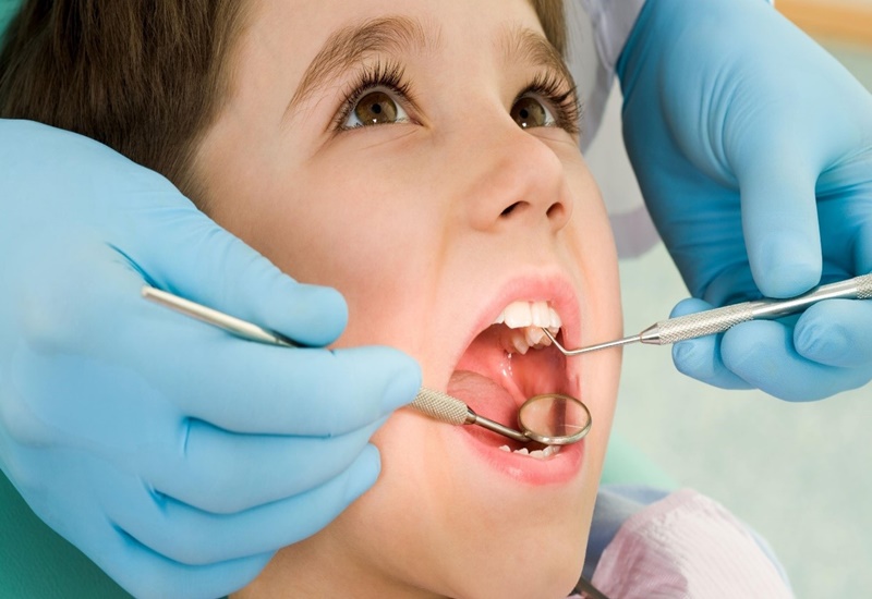   Khách hàng nên lựa chọn cơ sở nha khoa uy tín để cấy ghép răng Implant