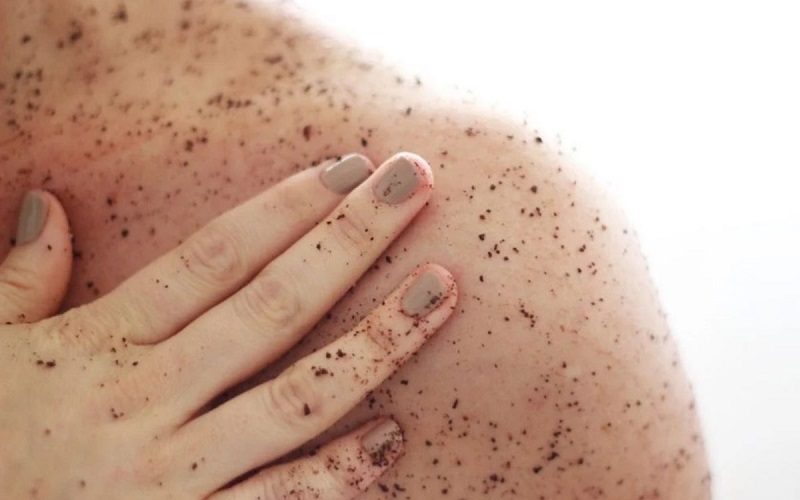   Tẩy da chết body giúp làn da được tái tạo và tươi sáng hơn