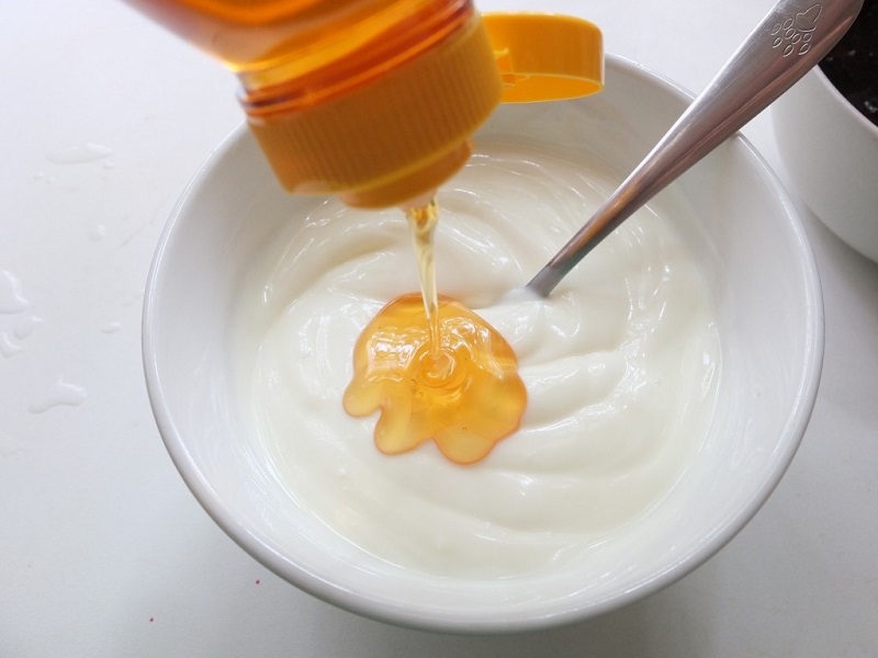 Sữa chua là nguyên liệu dùng để tẩy da chết body hiệu quả