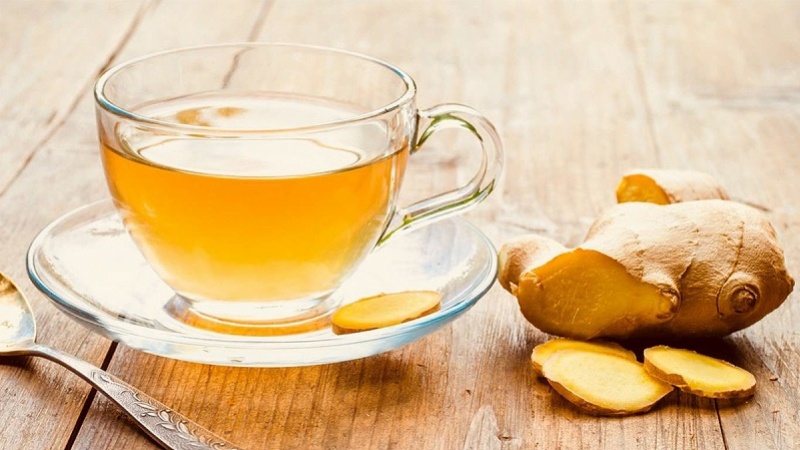 Dùng nước trà gừng sẽ giúp làm ấm cơ thể cho người bệnh