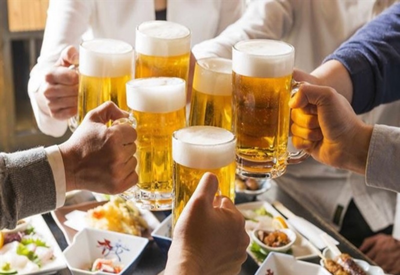 Uống rượu bia thường xuyên có thể dẫn tới viêm niêm mạc dạ dày