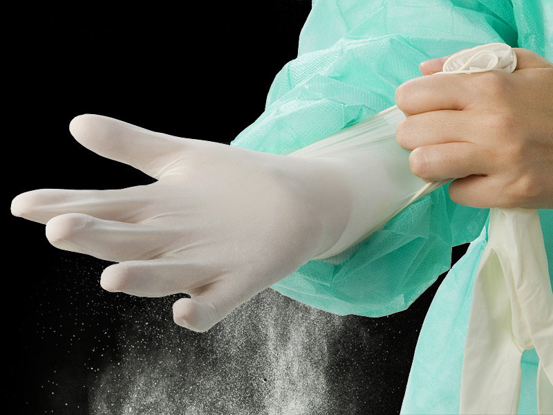 Ưu tiên sử dụng găng tay khi tiếp xúc với các hóa chất để bảo vệ móng tay