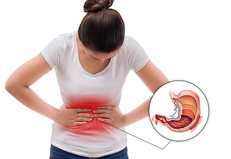 Đau vùng thượng vị là biểu hiện thường gặp của bệnh dạ dày