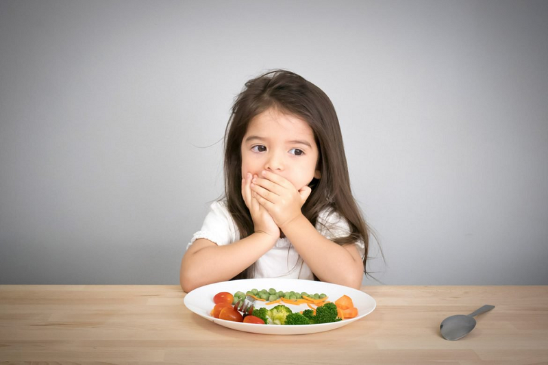 Răng sún khiến trẻ gặp khó khăn khi nhai, lâu dần thành biếng ăn