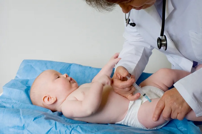Tiêm vắc xin giúp bảo vệ sức khỏe cho trẻ