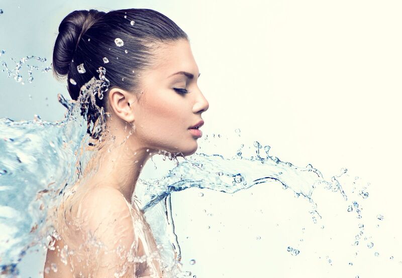 Việc tắm nước lạnh giúp cải thiện tâm trạng bạn một cách tích cực, vui vẻ hơn