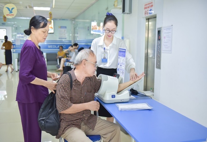 Khi đến khám tại PKĐK MEDLATEC Thanh Xuân, khách hàng sẽ được nhân viên y tế đón tiếp nhiệt tình, chu đáo