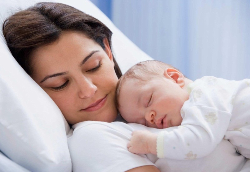Bổ sung vitamin góp phần giúp mẹ sau sinh phục hồi sức khỏe, đảm bảo đủ chất để nuôi con 