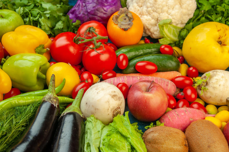 Trái cây và rau củ tươi có thể sẽ giúp người bệnh bổ sung đủ các chất dinh dưỡng quan trọng