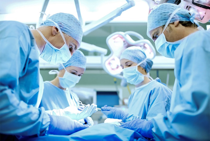 Phương pháp mổ là yếu tố tác động nhiều nhất đến chi phí phẫu thuật thoát vị đĩa đệm