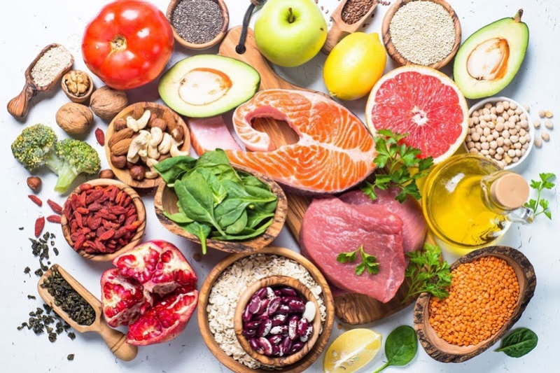 Chế độ ăn uống của người bệnh ung thư cần đầy đủ, cân đối các chất dinh dưỡng 