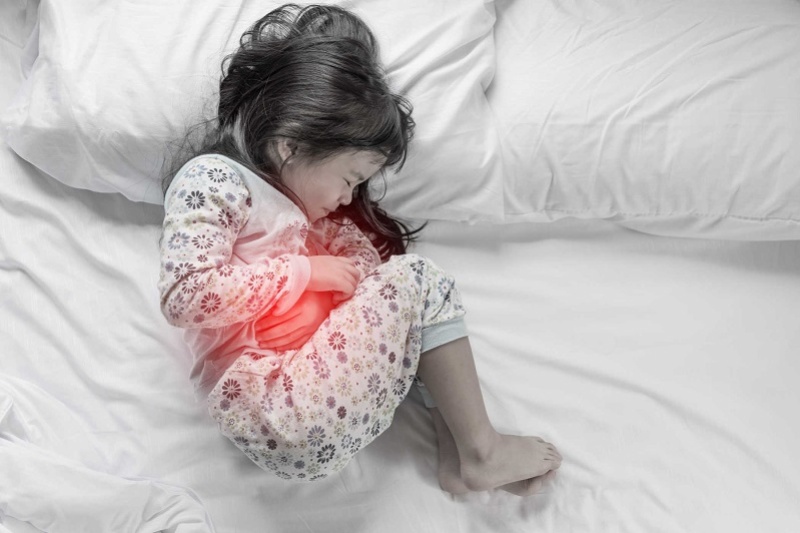 Phần lớn trẻ mắc bệnh u nguyên bào thận có biểu hiện như bị sưng, đau bụng