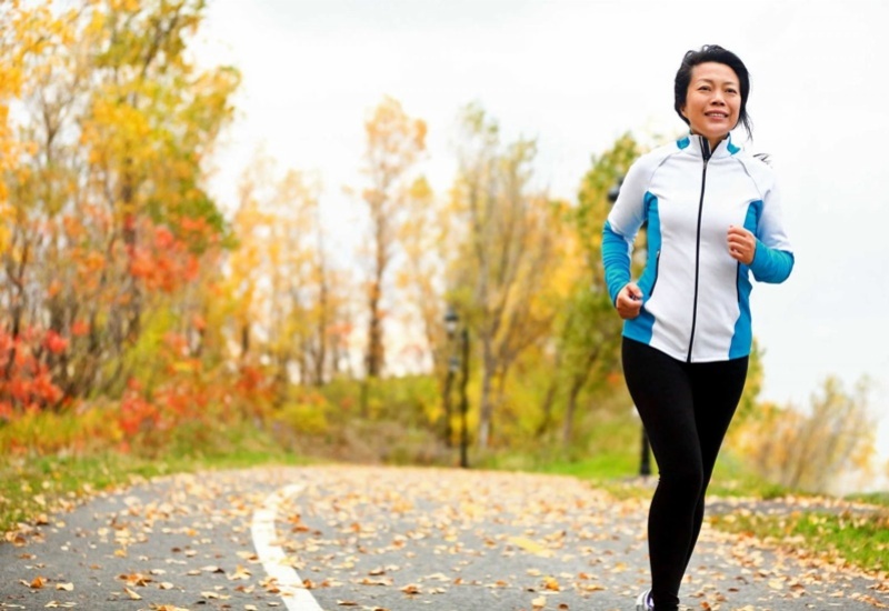  Kiên trì tập luyện thể dục thể thao, duy trì cân nặng giúp phòng ngừa bệnh ung thư nội mạc tử cung