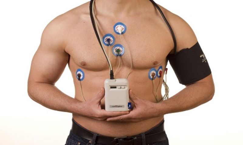 Sử dụng máy Holter để kiểm tra huyết áp và điện tim là phương pháp an toàn và mang lại hiệu quả cao