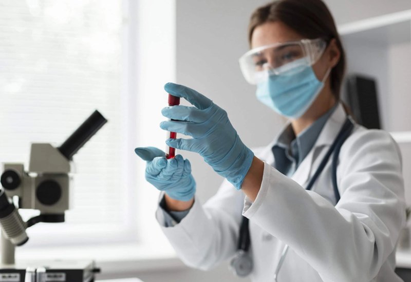 Phân tích mẫu máu trong xét nghiệm ADN