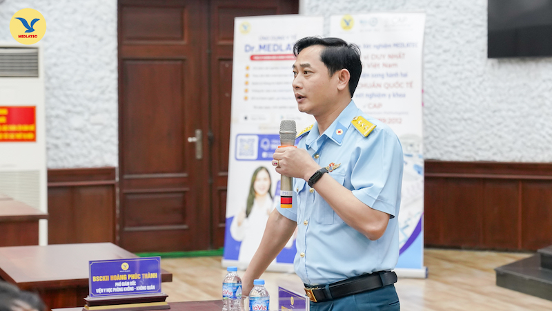 BSCKII. Trần Như Khoa - Phó Giám đốc Viện Y học Phòng không - Không quân phát biểu khai mạc Hội nghị