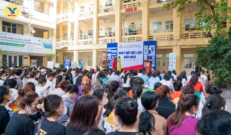 Toàn cảnh Ngày hội việc làm năm 2023 được tổ chức tại trường Cao đẳng Y tế Hà Nội