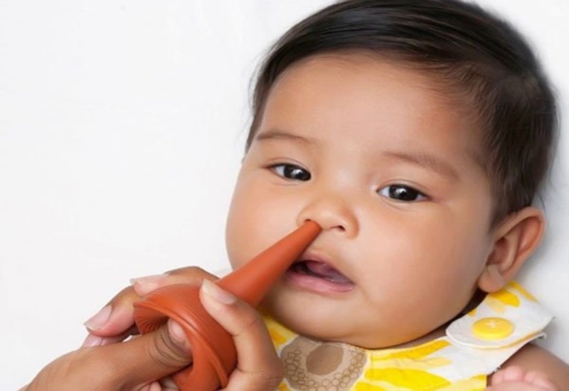 Có nhiều cách vệ sinh mũi cho trẻ
