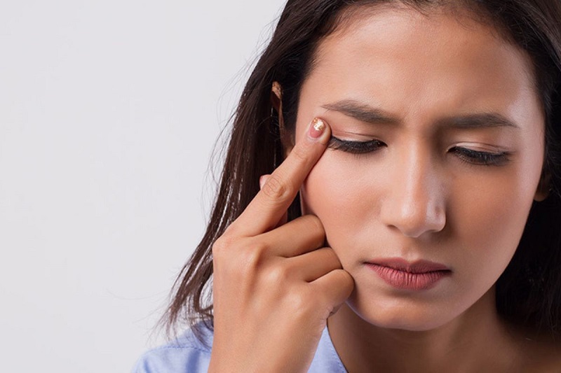 Mắt có giật có thể là dấu hiệu nhận biết của một số bệnh lý liên quan 