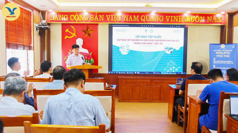 BSCKI. Đinh Xuân Hạnh - Phó giám đốc Trung tâm Y tế huyện Yên Lập (Phú Thọ) phát biểu tại Hội nghị