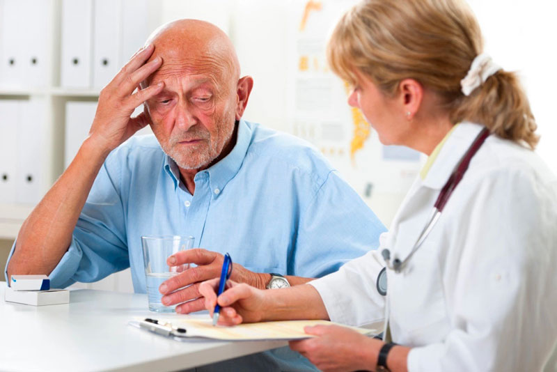 Người bệnh Alzheimer cần được chăm sóc cẩn thận