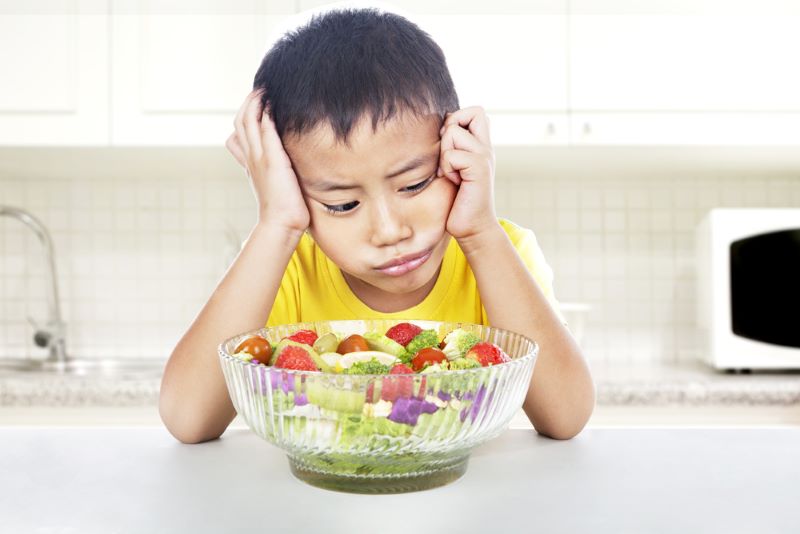 Trẻ biếng ăn là tình trạng phổ biến, nhiều bậc cha mẹ chưa rõ nguyên nhân dẫn đến xử trí sai cách, không hiệu quả 