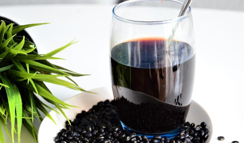 Nước đậu đen có khả năng giải độc, hỗ trợ cải thiện chức năng thận