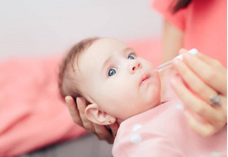 Cha mẹ có thể bổ sung men vi sinh cho trẻ khi trẻ bị tiêu chảy