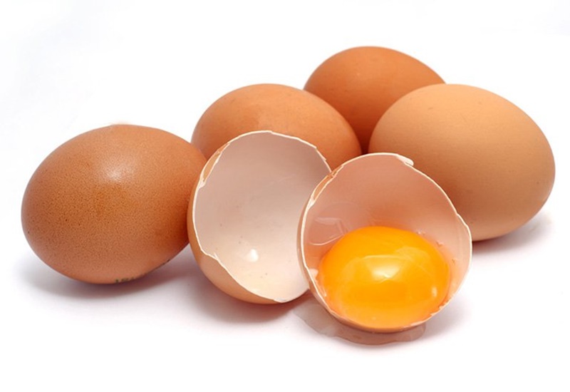 Cơ địa dễ bị sẹo lõm không nên ăn lòng đỏ trứng