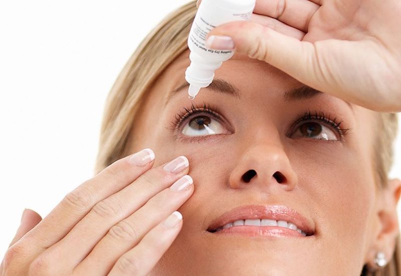 Thuốc nhỏ mắt Ofloxacin được dùng để hỗ trợ điều trị các tình trạng bệnh lý tại mắt