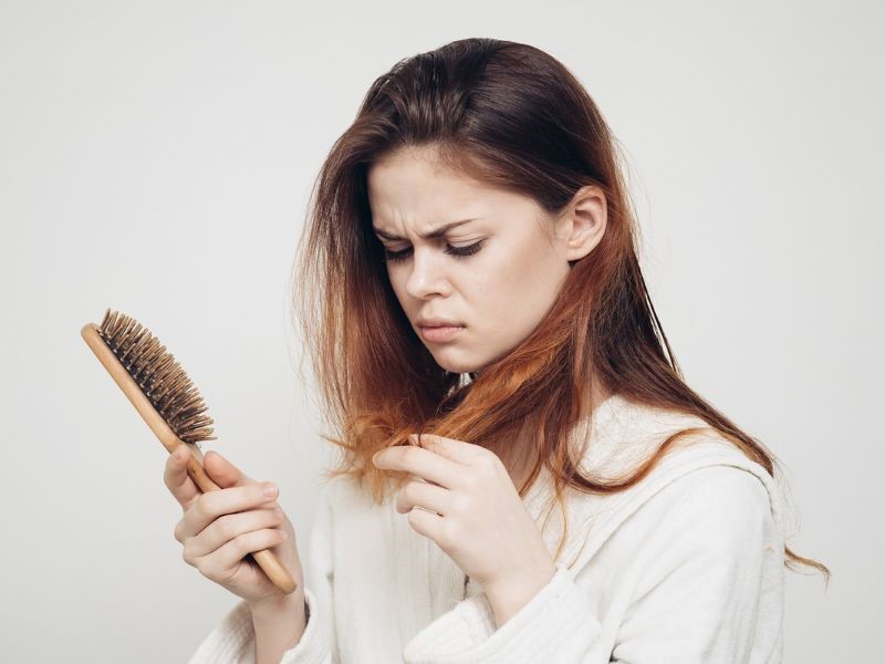 Rụng tóc xảy ra do nhiều nguyên nhân khác nhau