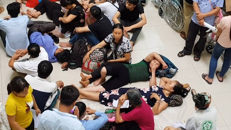 Quá tải là tình trạng của nhiều bệnh viện tại Việt Nam