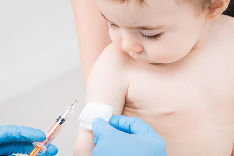 Hãy tiêm phòng vắc xin chống quai bị cho trẻ khi còn nhỏ