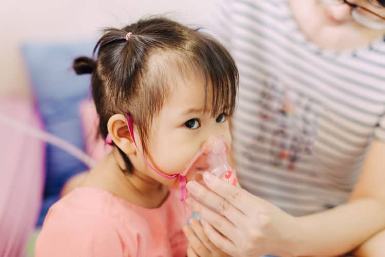 Trẻ cần được tiêm phòng vắc xin 6in1 để phòng các bệnh đường hô hấp