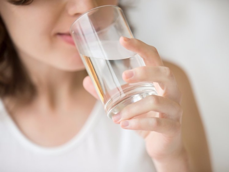 Uống đủ nước giúp phòng ngừa viêm bàng quang