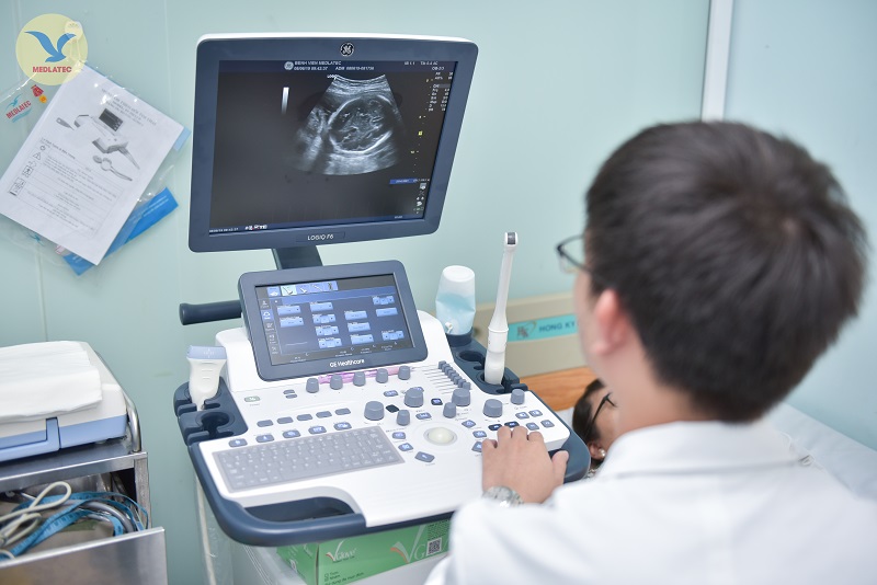 Bên cạnh phục vụ xét nghiệm, MEDLATEC phục vụ siêu âm thai trên các thế hệ máy như siêu âm Doppler, siêu âm 3D, 4D