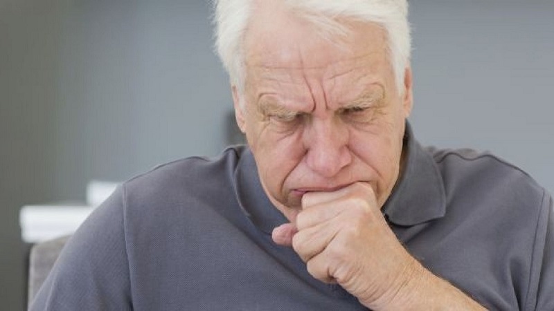 Người cao tuổi có nguy cơ mắc viêm phổi cao do nhiệt độ môi trường xuống thấp