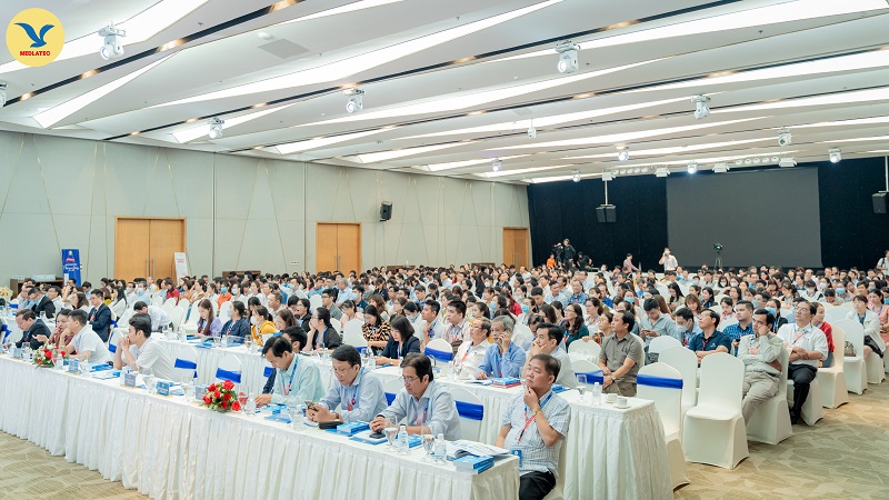 Hội nghị có sự tham gia của đại diện các Sở, Ban, Ngành tỉnh Khánh Hòa, Ninh Thuận cùng hơn 700 y bác sĩ đang công tác tại tỉnh Khánh Hòa, Ninh Thuận, Phú Yên, Lâm Đồng