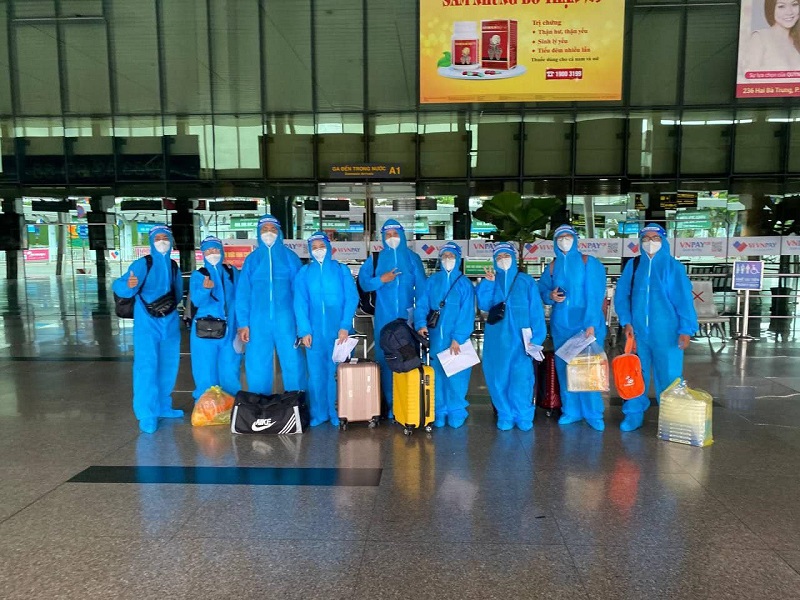 Đoàn cán bộ y tế của MEDLATEC tại Hà Nội trong ngày trở về sau khi hoàn thành 2 tháng tham gia chống dịch tại tỉnh Cần Thơ 