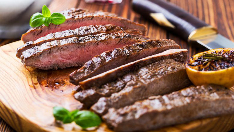 Ăn quá nhiều thịt đỏ làm gia tăng nguy cơ bị gan nhiễm mỡ