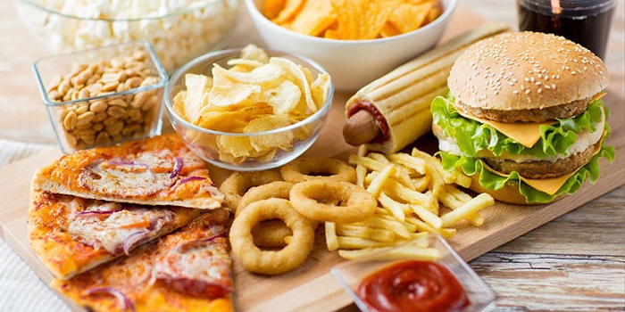 Thực phẩm nhiều cholesterol làm tăng mỡ trong gan và người bị gan nhiễm mỡ không nên ăn thực phẩm này